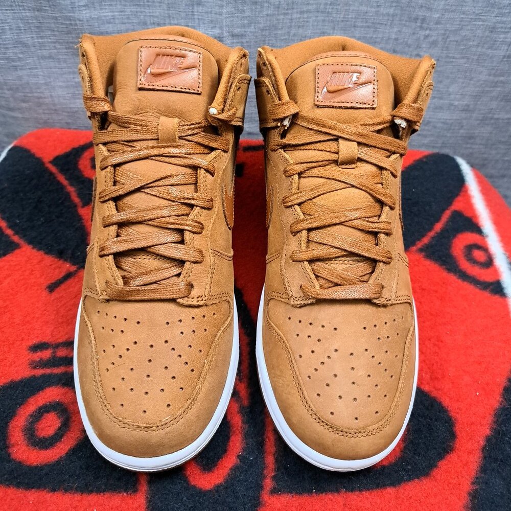 %Size 7 1/2 Women's Nike Dunk High Premium Pecan Brown White DX2044-200 A 14 - Picture 3 of 12